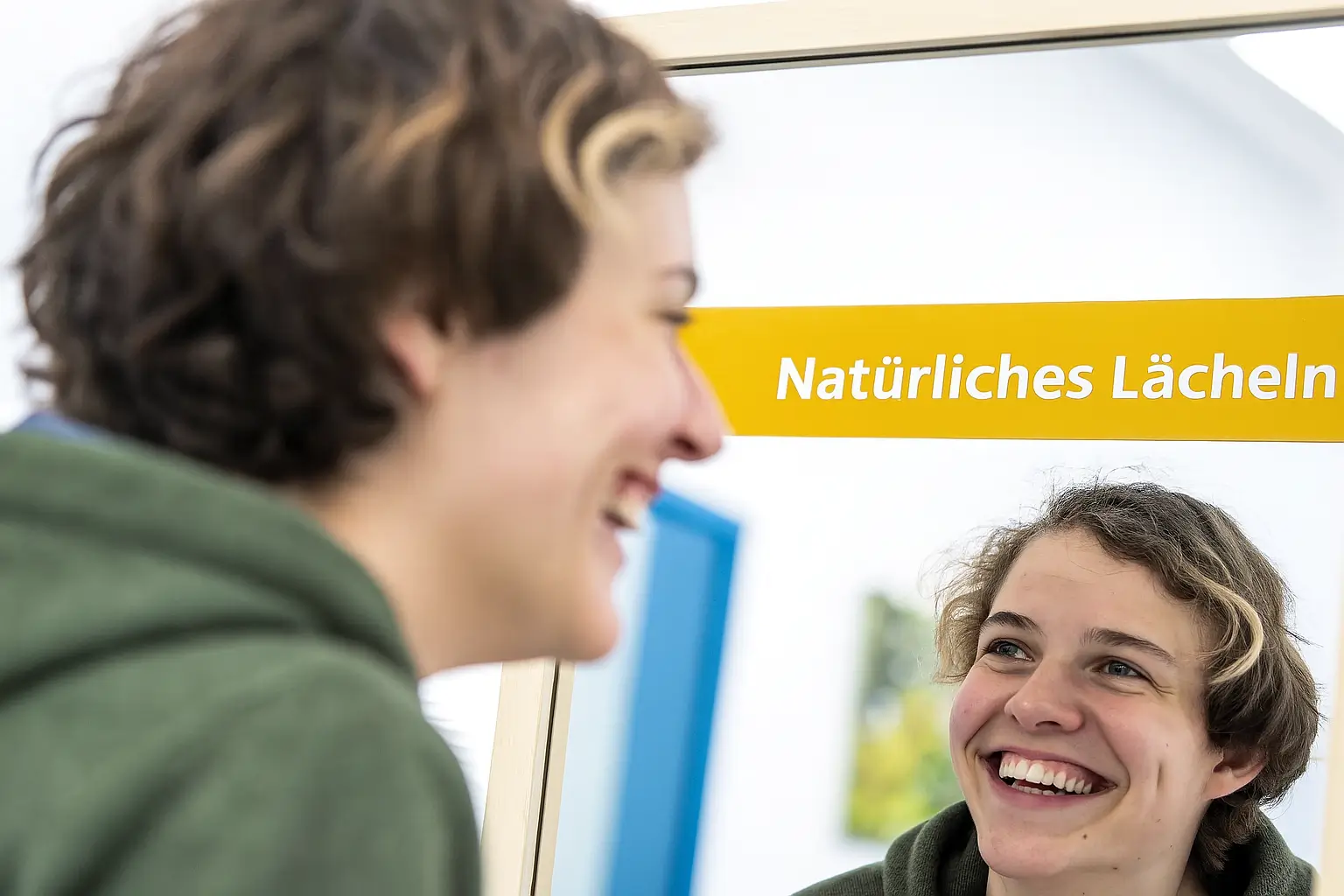 Bild Frau mit Natürlichen Lächeln